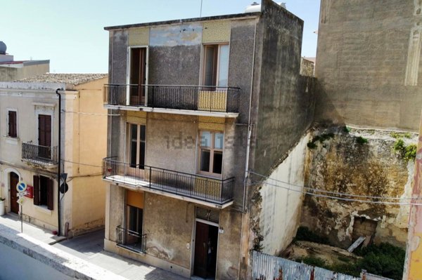 casa indipendente in vendita ad Avola