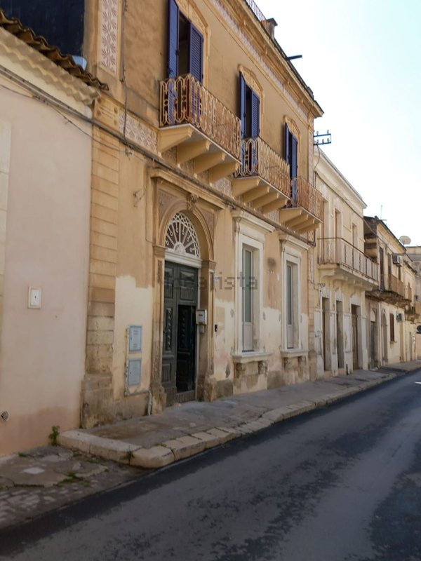 casa indipendente in vendita ad Avola