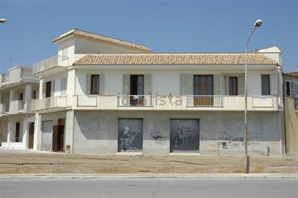 casa indipendente in vendita ad Avola