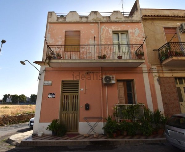 casa indipendente in vendita ad Avola