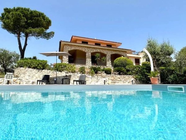 casa indipendente in vendita ad Avola