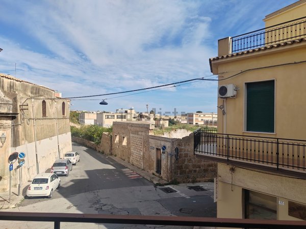 casa indipendente in vendita ad Avola