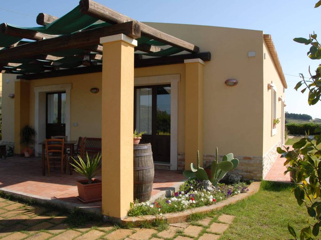 casa indipendente in vendita ad Avola