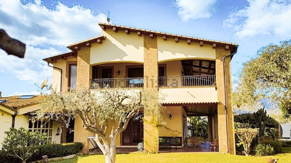 casa indipendente in vendita ad Avola