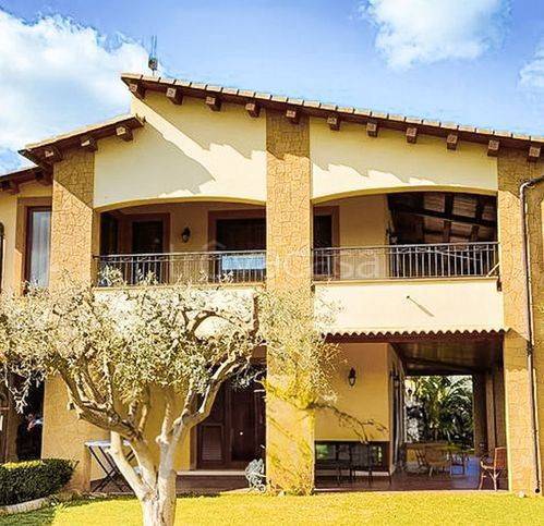 casa indipendente in vendita ad Avola