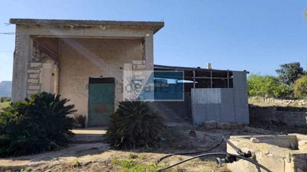 casa indipendente in vendita ad Avola