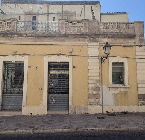 negozio in vendita ad Avola