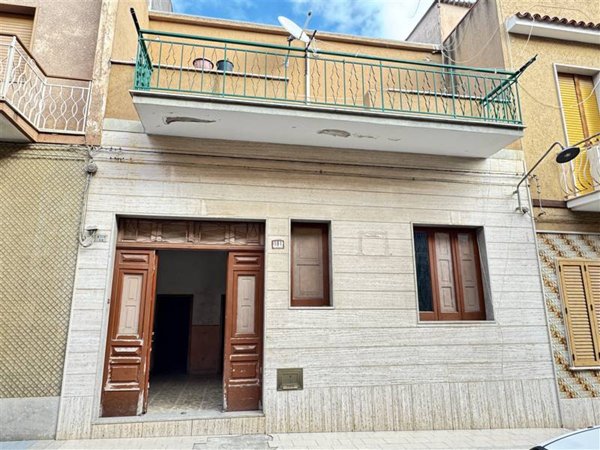 casa indipendente in vendita ad Avola