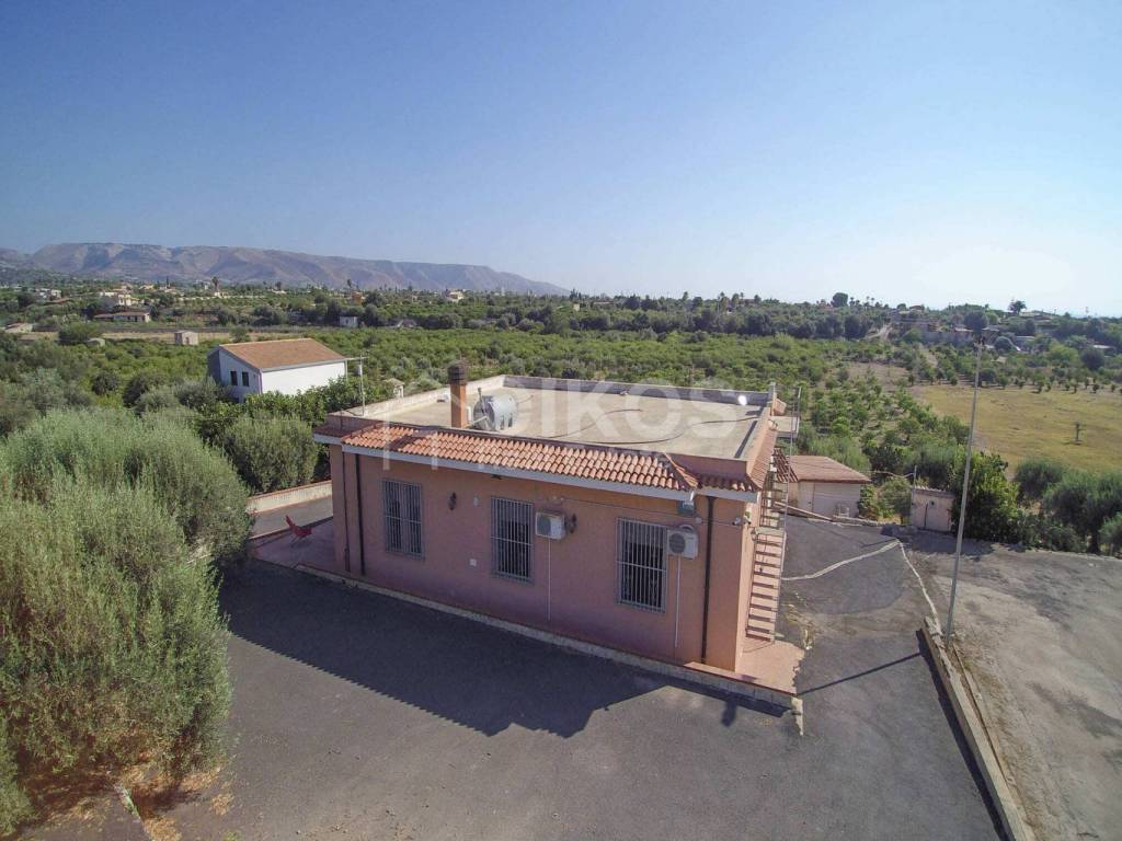 casa indipendente in vendita ad Avola