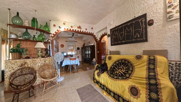 casa indipendente in vendita ad Avola in zona Gallina