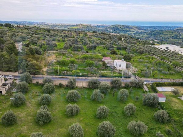 terreno agricolo in vendita ad Avola