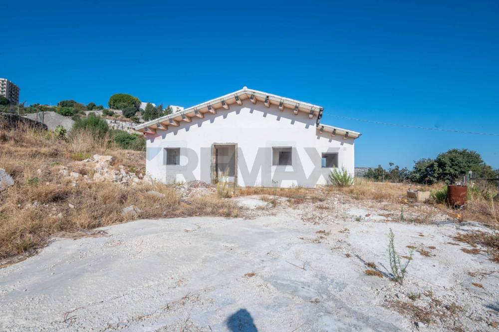 casa indipendente in vendita ad Avola