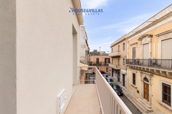 casa indipendente in vendita ad Avola