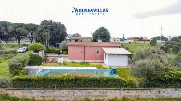 casa indipendente in vendita ad Avola