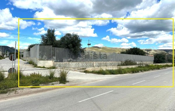 locale di sgombero in vendita ad Avola