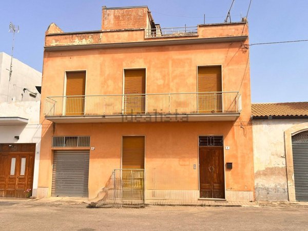 casa indipendente in vendita ad Avola