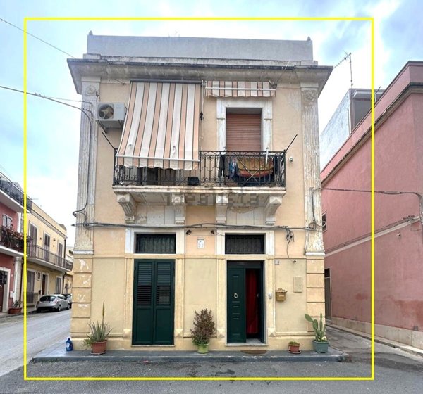 casa indipendente in vendita ad Avola