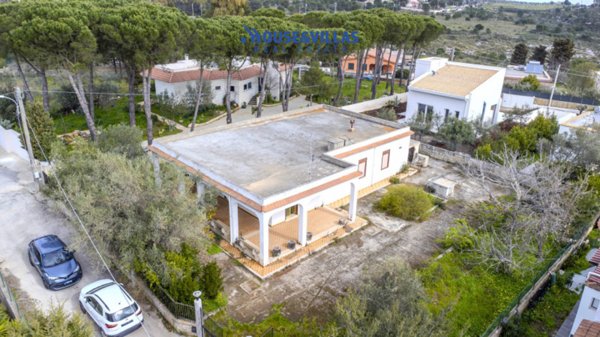 casa indipendente in vendita ad Avola