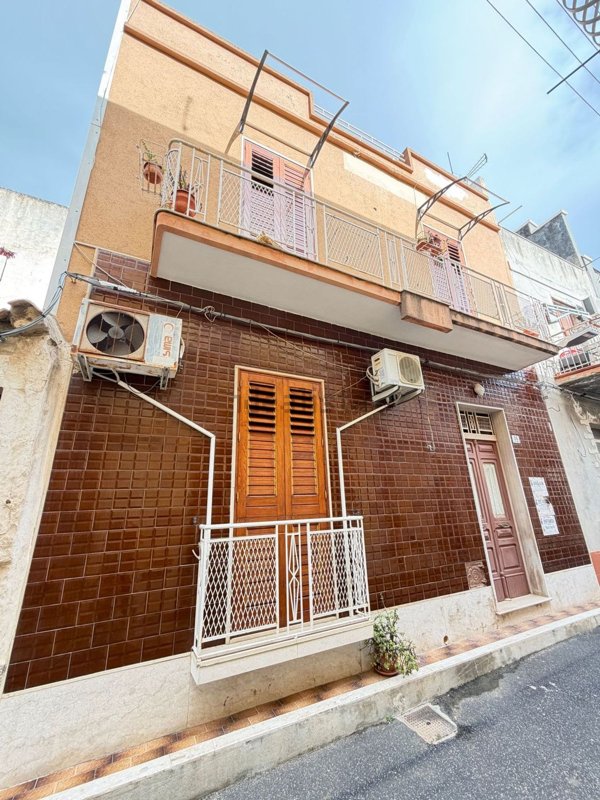 casa indipendente in vendita ad Avola