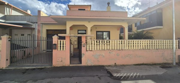 casa indipendente in vendita ad Avola