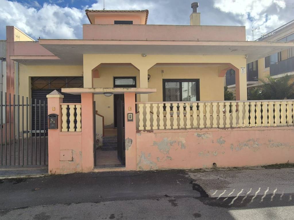 casa indipendente in vendita ad Avola