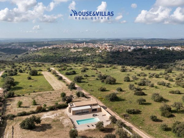 casa indipendente in vendita ad Avola