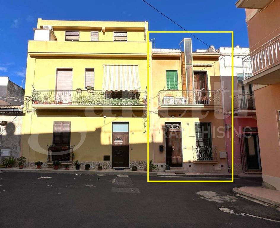 casa indipendente in vendita ad Avola