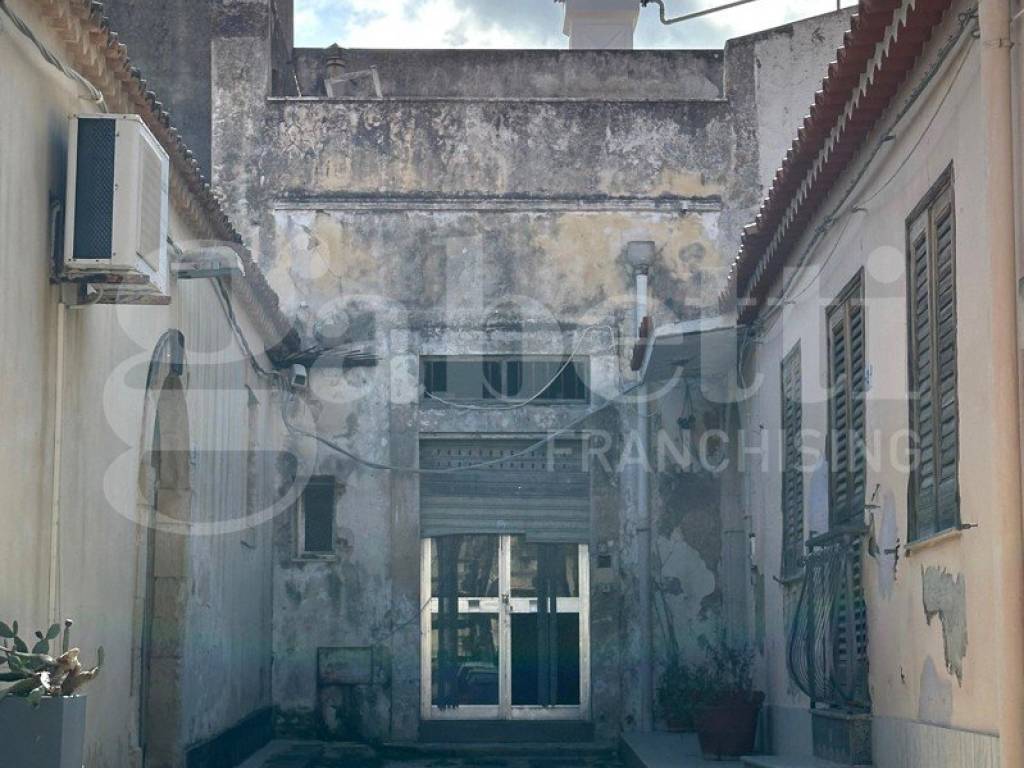 negozio in vendita ad Avola