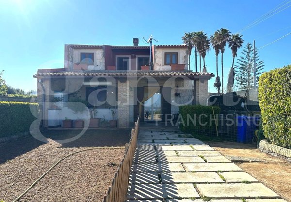 casa indipendente in vendita ad Avola