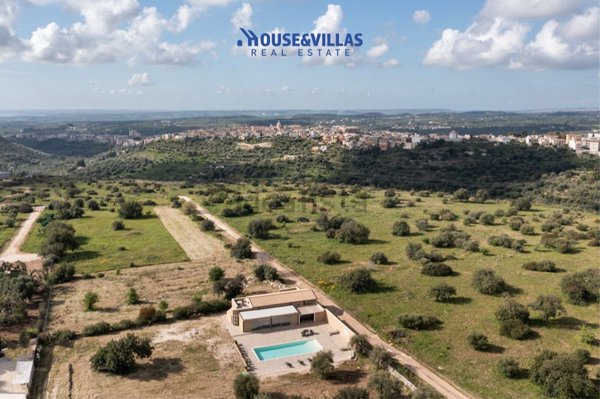 casa indipendente in vendita ad Avola