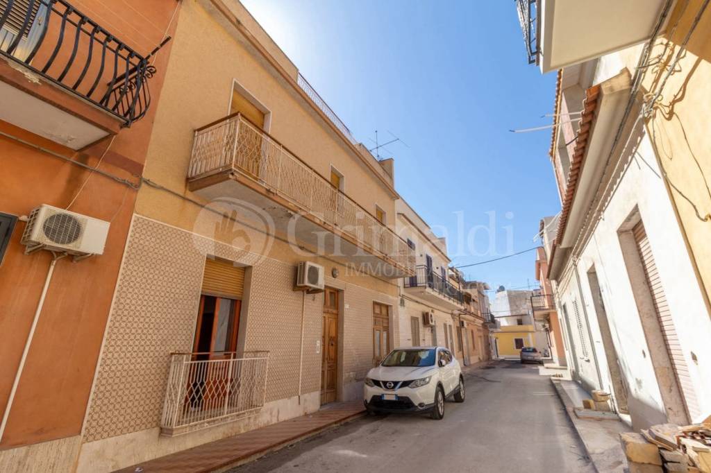 casa indipendente in vendita ad Avola