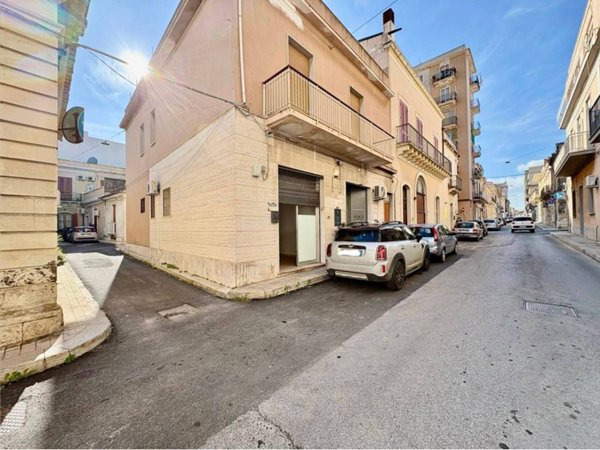 negozio in vendita ad Avola