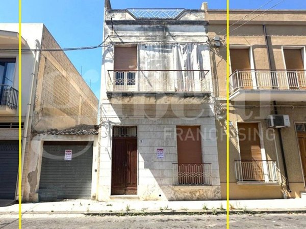 casa indipendente in vendita ad Avola