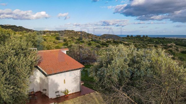 casa indipendente in vendita ad Avola