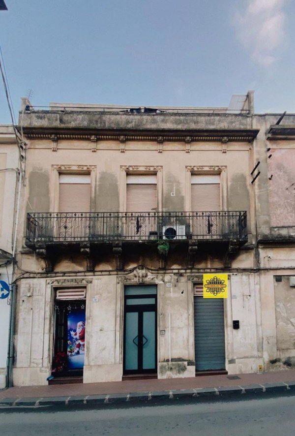 casa semindipendente in vendita ad Avola