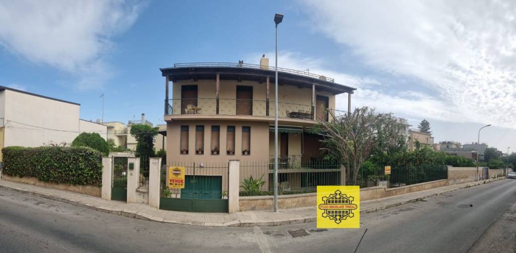 casa indipendente in vendita ad Avola