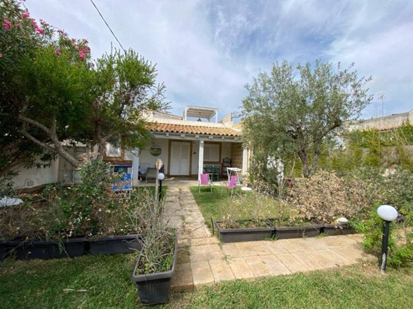 casa indipendente in vendita ad Avola
