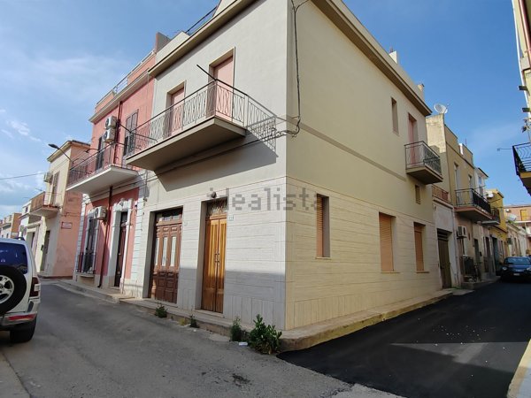 casa indipendente in vendita ad Avola