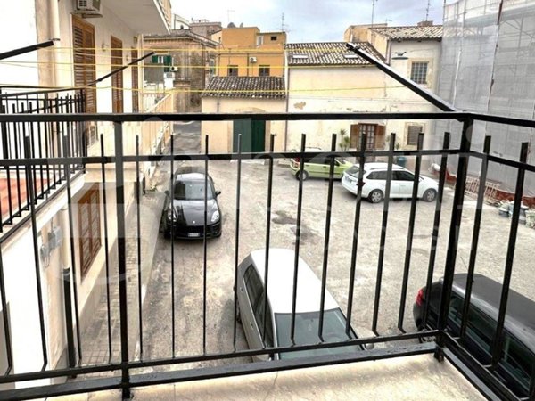 casa indipendente in vendita ad Avola