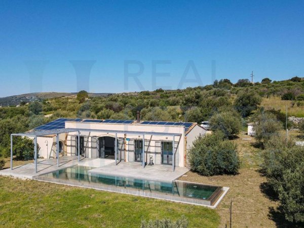 casa indipendente in vendita ad Avola