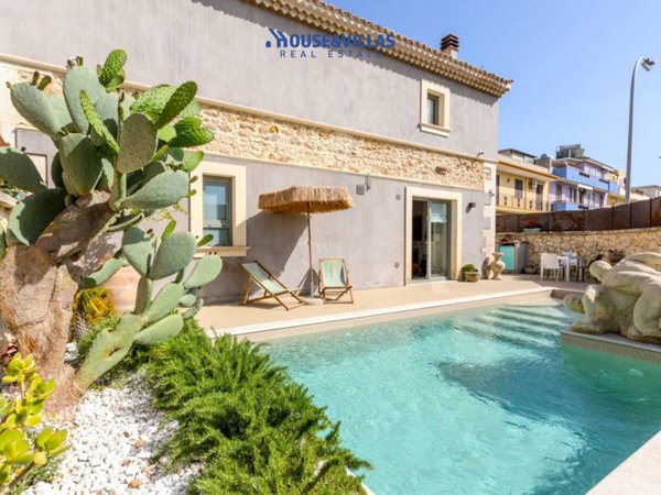casa indipendente in vendita ad Avola