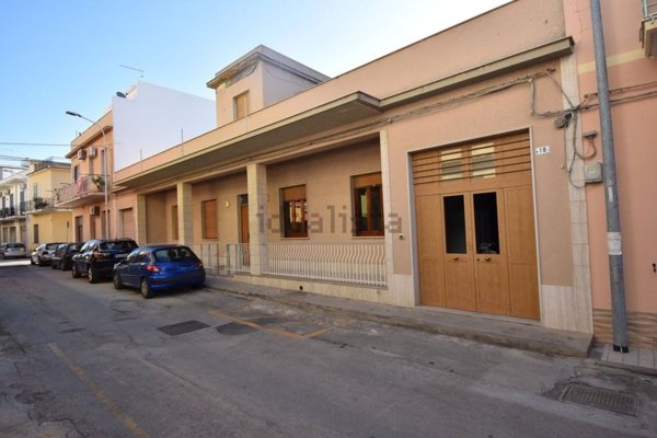casa indipendente in vendita ad Avola