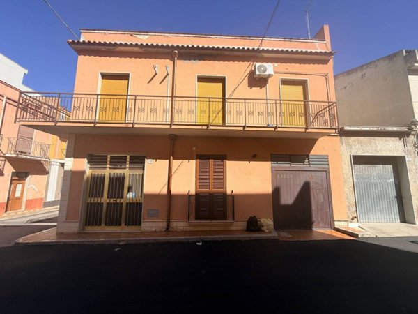 casa indipendente in vendita ad Avola