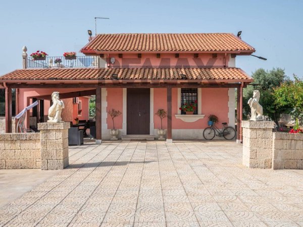 casa indipendente in vendita ad Avola