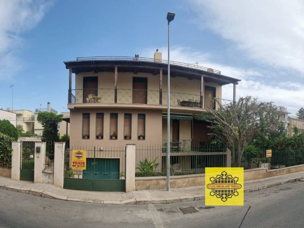 casa indipendente in vendita ad Avola