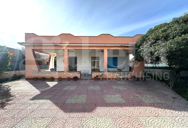 casa indipendente in vendita ad Avola