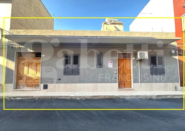 casa indipendente in vendita ad Avola