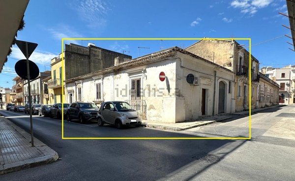 casa indipendente in vendita ad Avola