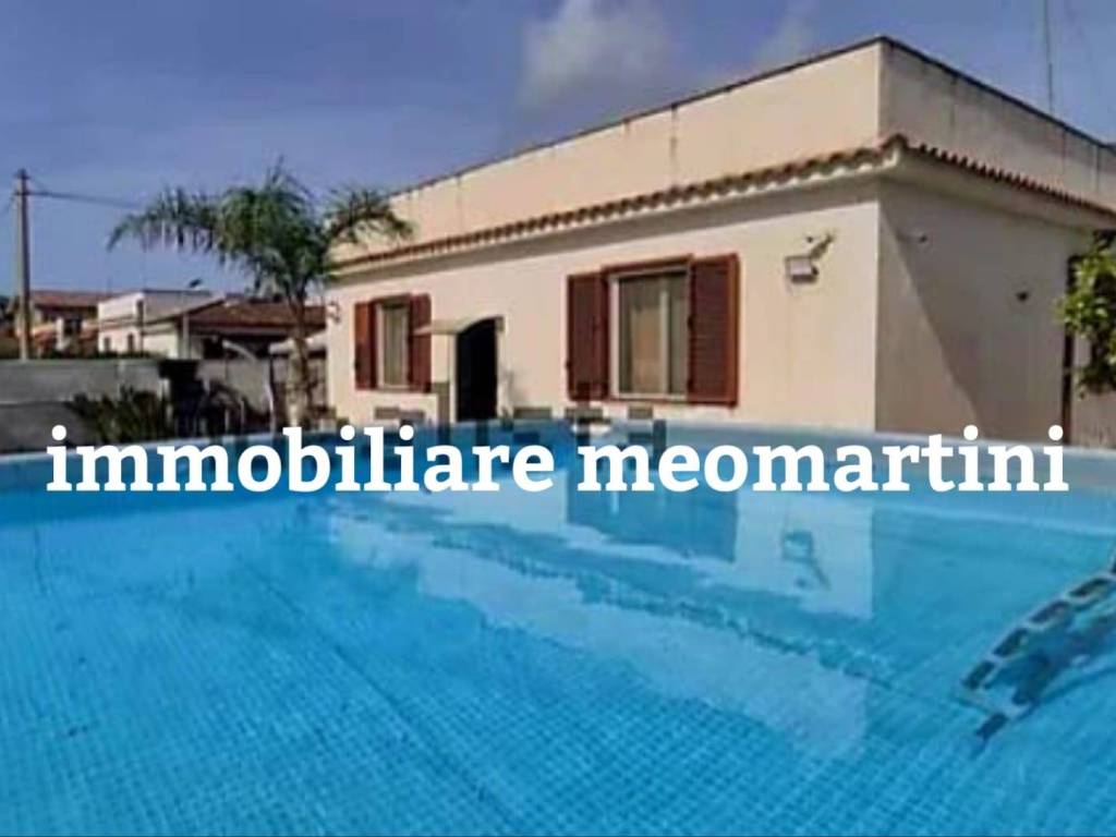 casa indipendente in vendita ad Avola in zona Piccio