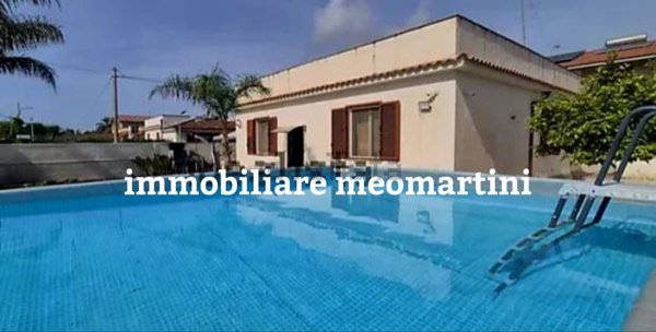 casa indipendente in vendita ad Avola in zona Piccio